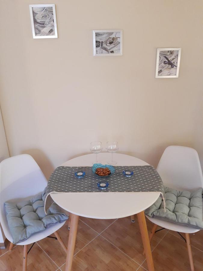 Elen Apartment - Adults Only Орикум Екстериор снимка