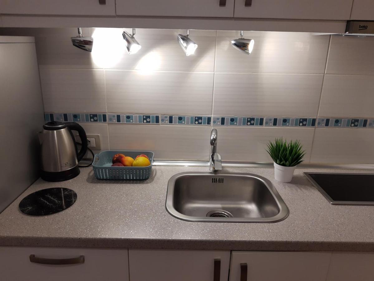 Elen Apartment - Adults Only Орикум Екстериор снимка