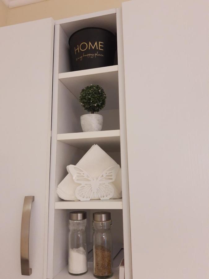 Elen Apartment - Adults Only Орикум Екстериор снимка
