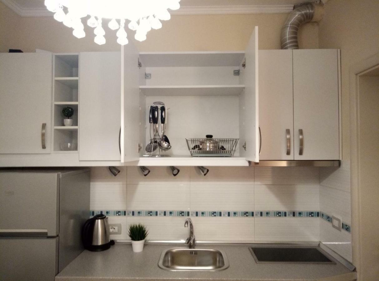 Elen Apartment - Adults Only Орикум Екстериор снимка