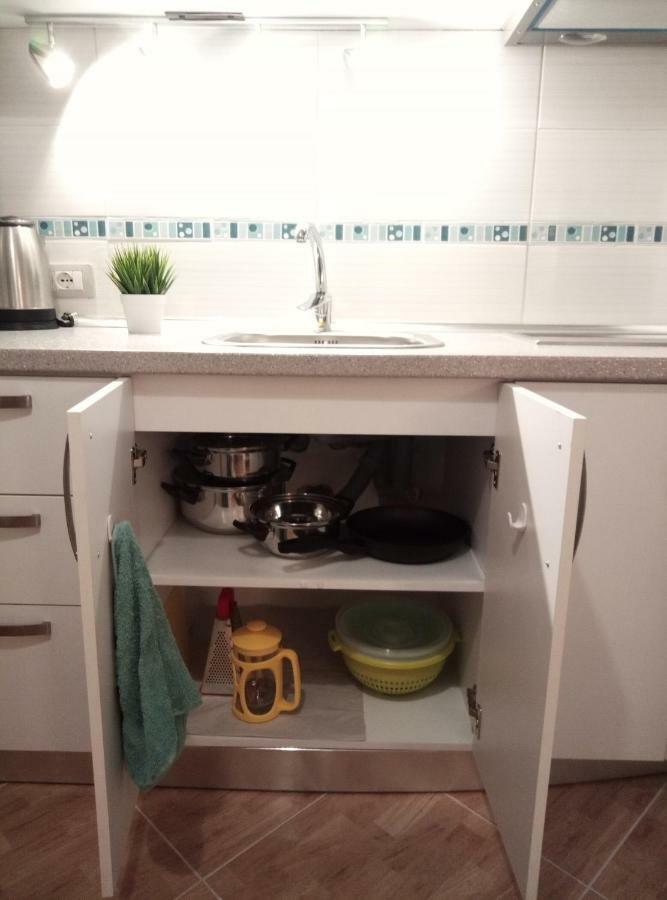 Elen Apartment - Adults Only Орикум Екстериор снимка