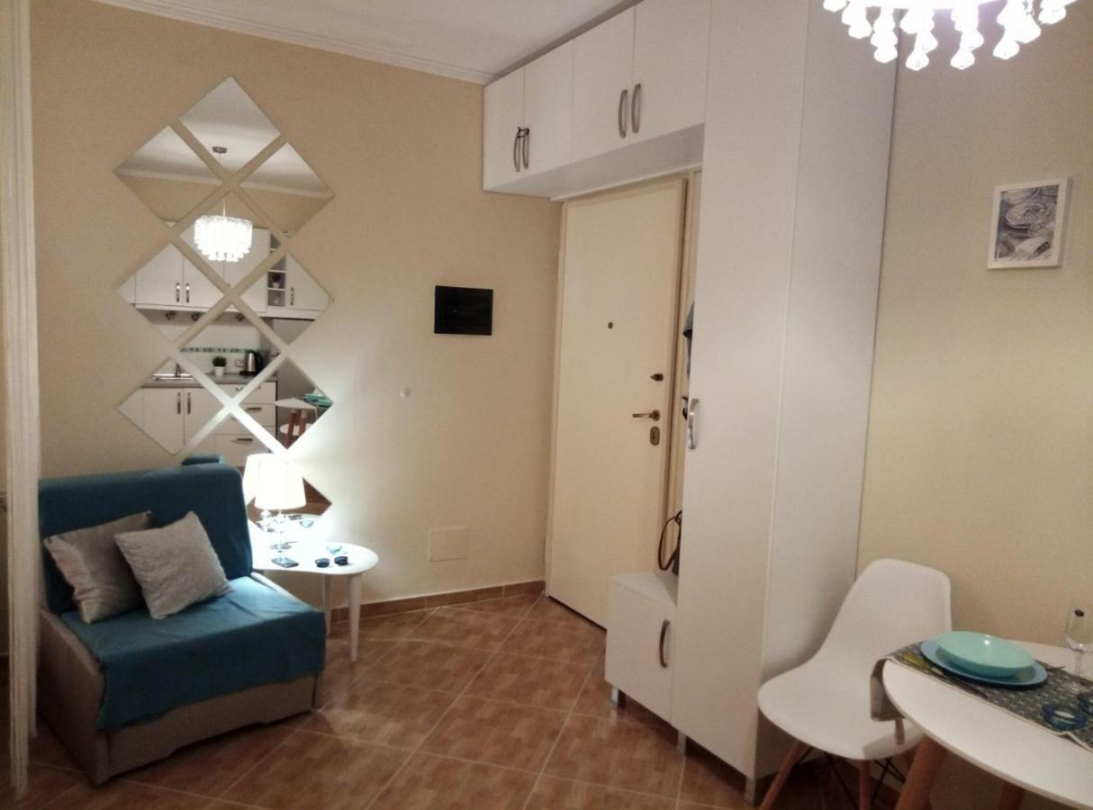 Elen Apartment - Adults Only Орикум Екстериор снимка
